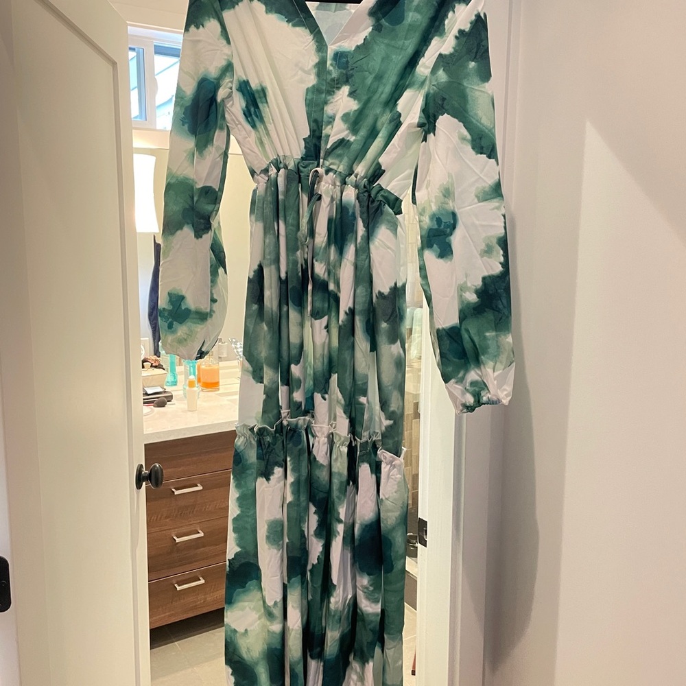 Green and White Tie-Dye Maxi Dress